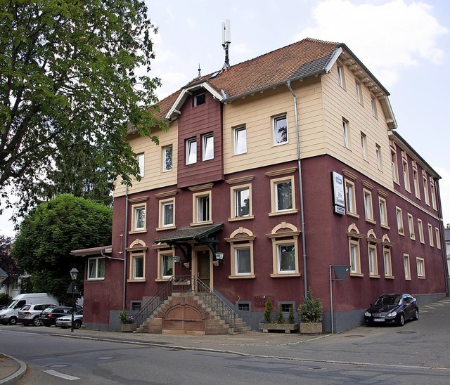 Der ehemalige Gasthof Alte Brauerei so...Wohnungen und Gstezimmer zu schaffen.  | Foto: Volker Mnch