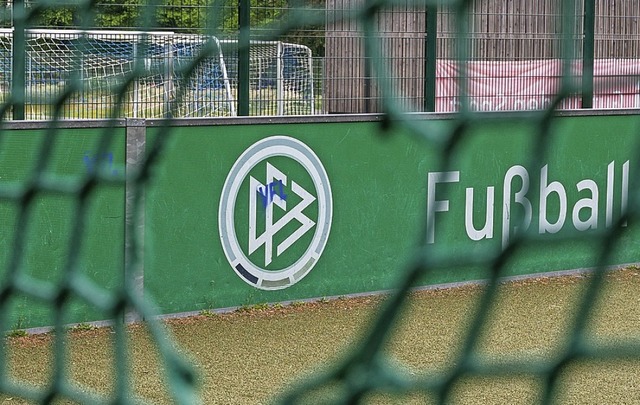 In Sachen dritte Liga herrscht zwische...inigen Vereinen keine Geschlossenheit.  | Foto: Bernd Thissen (dpa)