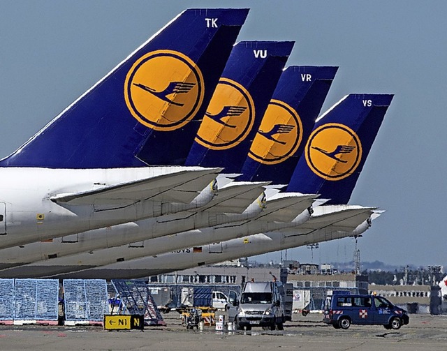 Lufthansa-Maschinen am Boden  | Foto: Boris Roessler (dpa)