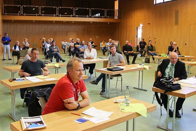 Die erste Gemeinderatssitzung in Btzi...derten und  Zuhrern erreicht werden.  | Foto: Horst David
