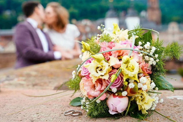 Die Hochzeit &#8211; fr viele Mensche...en sie sich lange freuen. (Archivbild)  | Foto: Uwe Anspach (dpa)