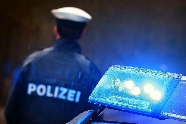 Roller ber Nacht am Bahnhof Hausen geklaut