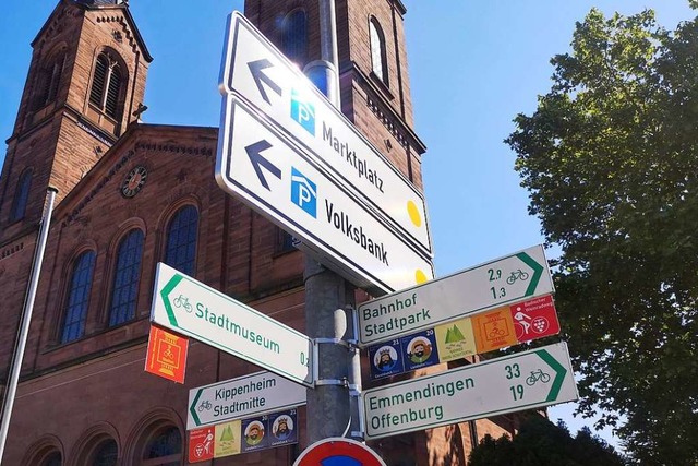 Radwegweiser nach Emmedingen: Gibt es ...chnellverbindung zwischen den Stdten?  | Foto: Stadt Lahr