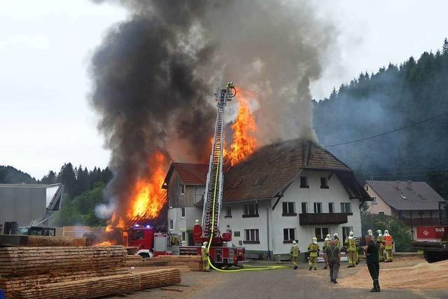 Die Lufer-Sge in Elzach-Oberprechtal steht in Flammen