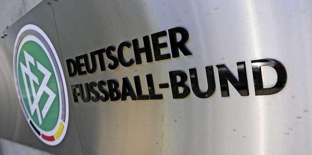 Beim Deutschen Fuball-Bund ist mal wieder Krisenbewltigung angesagt.   | Foto: Arne Dedert (dpa)