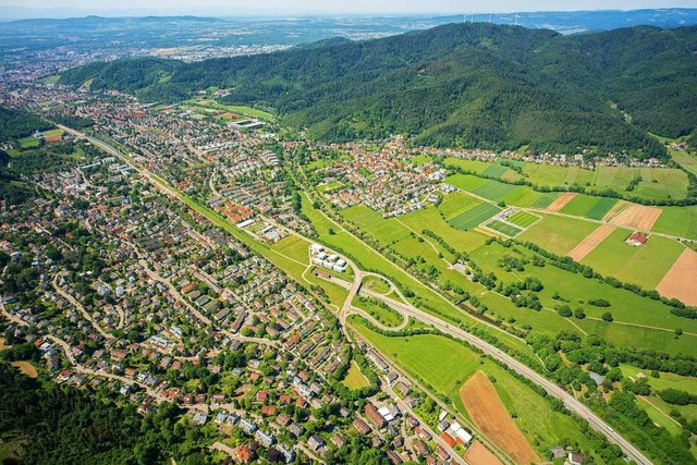 Im Stadtteil Littenweiler im Osten Fre...am Freitag vor Kindern entblt haben.  | Foto: Nils Theurer