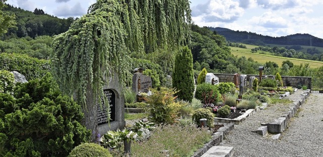 Heuweiler hat einen alten Friedhof mit viel Grn.   | Foto: Andrea Steinhart