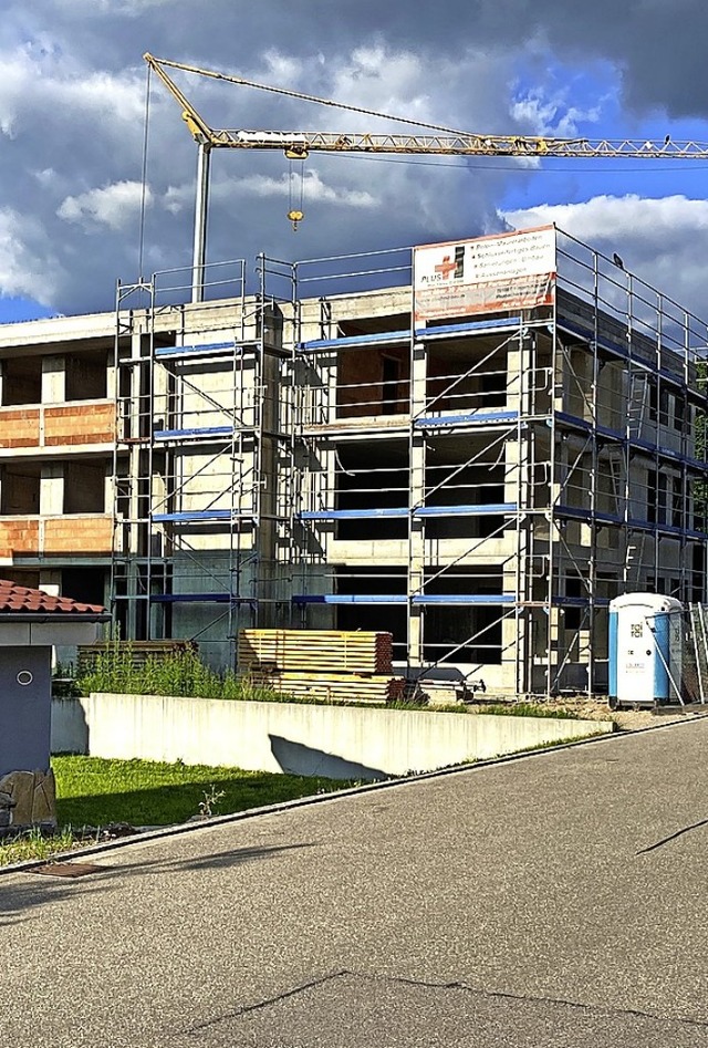 Das Motel im Lus wchst in die Hhe &#...enehmigte zustzlich ein Dachgeschoss.  | Foto: Hans-Jrgen Hege