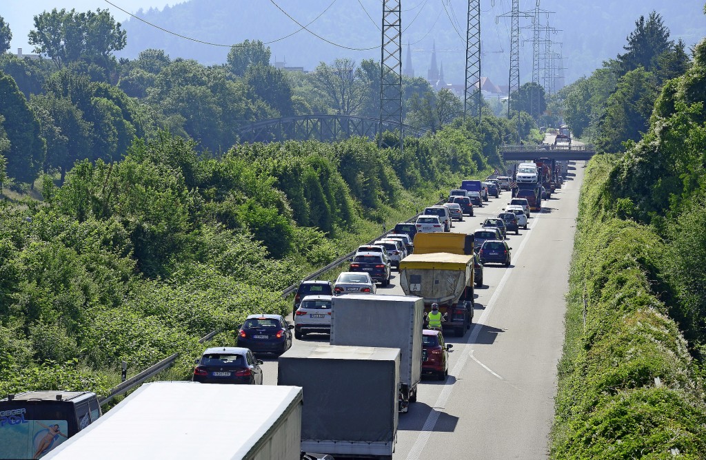 Stau Auf Der B 31 - Freiburg - Badische Zeitung