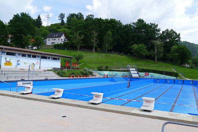 Das Freibad in Zell muss noch auf Gste warten.  | Foto: Sarah Trinler