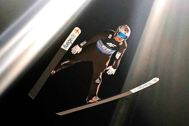 Gleich zwei Weltcups der Skispringer s...t und dann die Frauen in Hinterzarten.  | Foto: GEORG HOCHMUTH (AFP)
