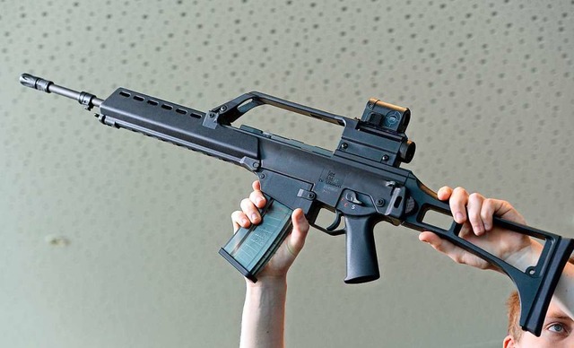 Das ist ein Gewehr...  | Foto: Bernd Weissbrod