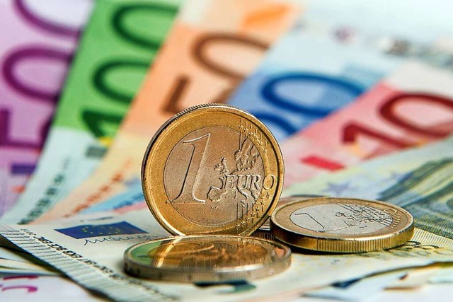 Geld wird in der Nach-Corona-Zeit fr die kommunen ein groes Thema.  | Foto: Daniel Reinhardt (dpa)