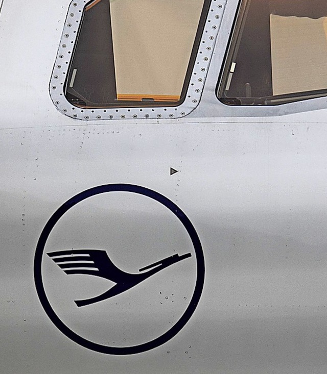 Kranich-Symbol als Markenzeichen  der Lufthansa  | Foto: Boris Roessler (dpa)