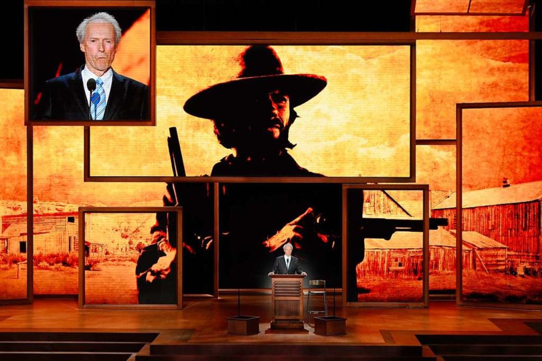 Clint Eastwood als Politiker: Hier spr...Szene aus einem seiner Westernfilme...  | Foto: Shawn Thew (dpa)