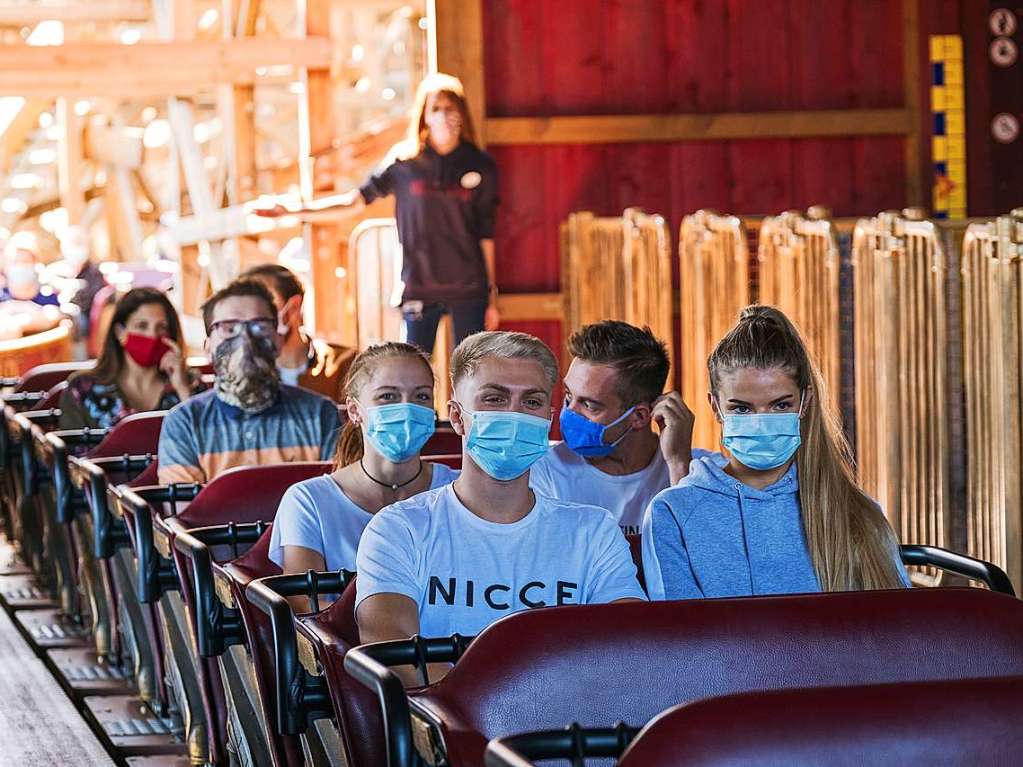 Mit zweimonatiger Versptung ist der Europapark Rust heute in die Sommersaison gestartet. Auch dort sind die Spuren der Corona-Krise sichtbar.