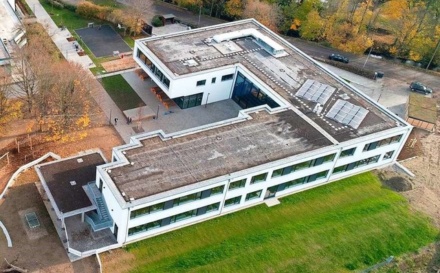 Der Schulneubau in der Ortsmitte war e...urde auf den Haushalt 2020 bertragen.  | Foto: Gemeinde Ehrenkirchen