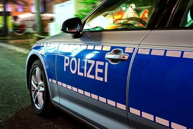 Mit Pistole und Schlagstock: Zwei Mnner berfallen Geschft in Freiburg