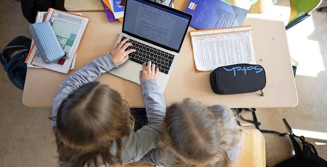 Die Grundschule in Husern bekommt ein...ttung. Dazu gehren auch fnf Laptops.  | Foto: Daniel Reinhardt