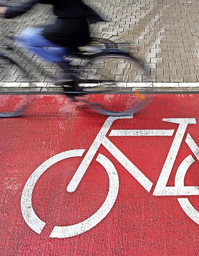 Nicht berall ist das Radwegenetz gut ausgebaut.  | Foto: Friso Gentsch (dpa)