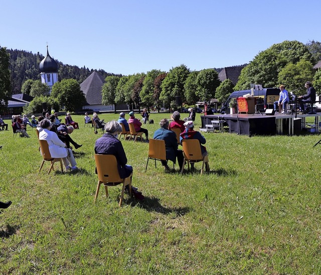 Bei strahlendem Sonnenschein gab es de...er wieder ein  Gottesdienst gefeiert.   | Foto: Dieter Maurer