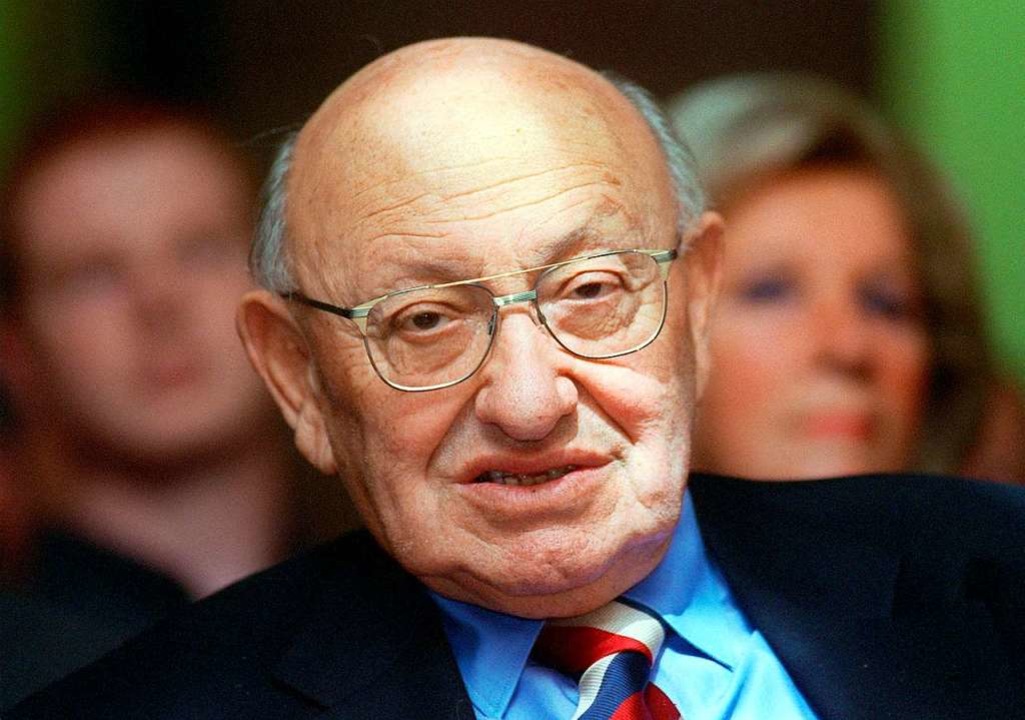 Marcel Reich-Ranicki prgte die deutsc...n Schmerz des enttuschten Liebhabers.  | Foto: Oliver Berg (dpa)