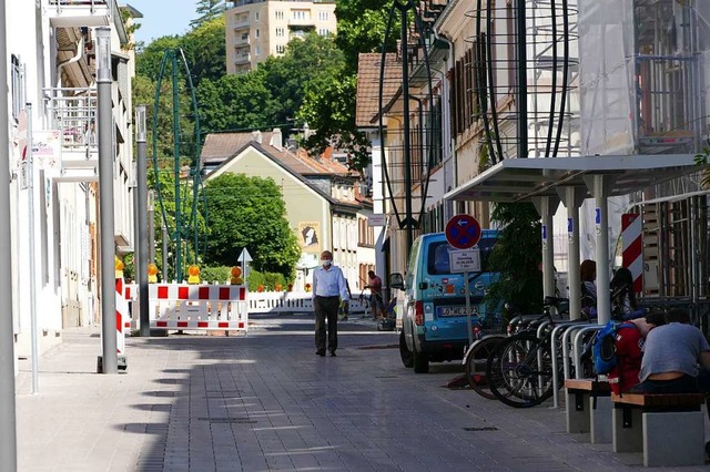 Die umgestaltete Kirchstrae wird nun wieder fr den Verkehr geffnet.  | Foto: Peter Gerigk