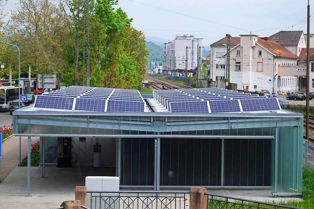 Solaranlagen wie hier auf dem Dach des... dem Willen der Grnen Pflicht werden.  | Foto: Thomas Loisl Mink