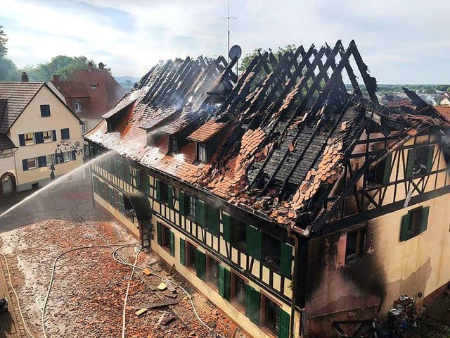 Das durch das Feuer zerstrte ehemalige Gasthaus Lwen  | Foto: Feuerwehr Mahlberg