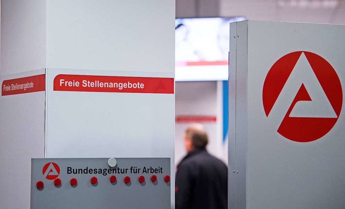 Die Zahl der Arbeitslosen in Deutschla...uf 2,813 Millionen Menschen gestiegen.  | Foto: Sebastian Gollnow (dpa)