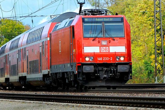 Der Nah- und Fernverkehr auf der Rheintalbahn war am Donnerstag unterbrochen.  | Foto: Siegfried Gollrad