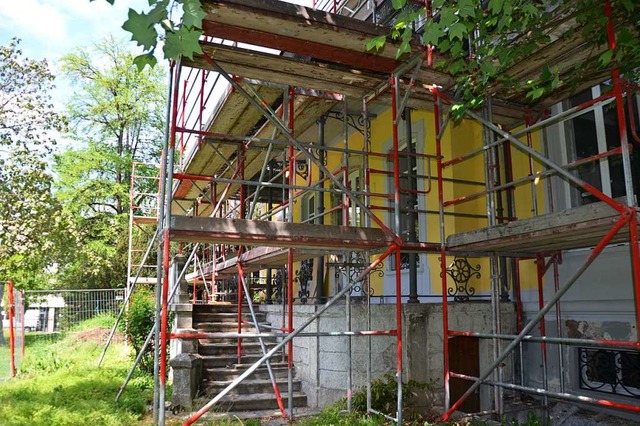 Noch trgt die Villa Aichele ein Gers...soll die Sanierung abgeschlossen sein.  | Foto: Stadt Lrrach