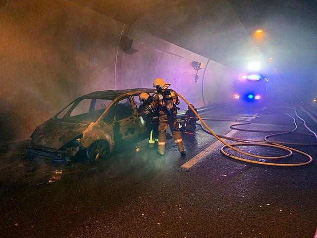 Der Brand im Bzbergtunnel war  rasch gelscht. Verletzt wurde niemand.  | Foto: Kantonspolizei Aargau