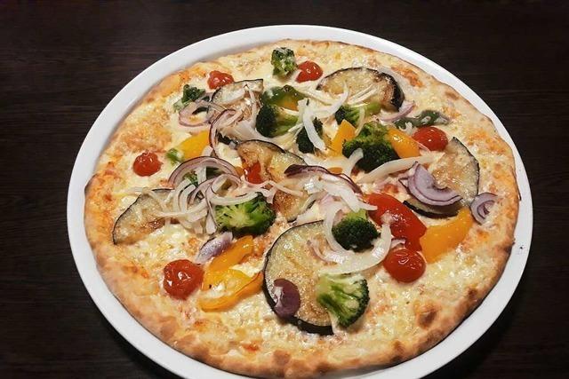 1000 Euro Bußgeld für Freiburger Pizzeria, weil drei Jungs draußen aßen