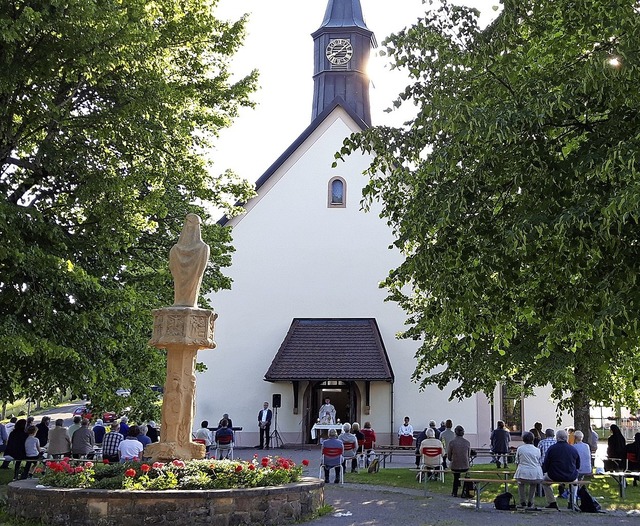 Auf dem Lindenberg versammelten sich Pilger zum gemeinsamen Gebet.  | Foto: Privat