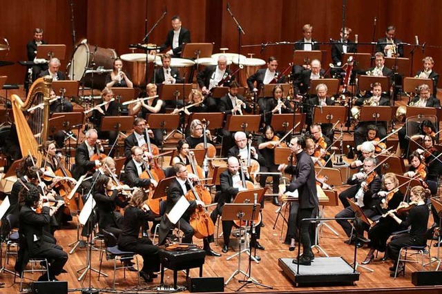 So viele Musiker des SWR-Orchesters wi...11; dafr bieten die nun 1:1-Konzerte.  | Foto: Wolfram Lamparter