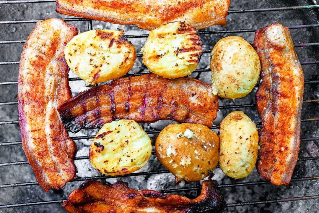 So gart man Kartoffeln auf dem Grill – ohne Folie - Gastronomie Badische Zeitung