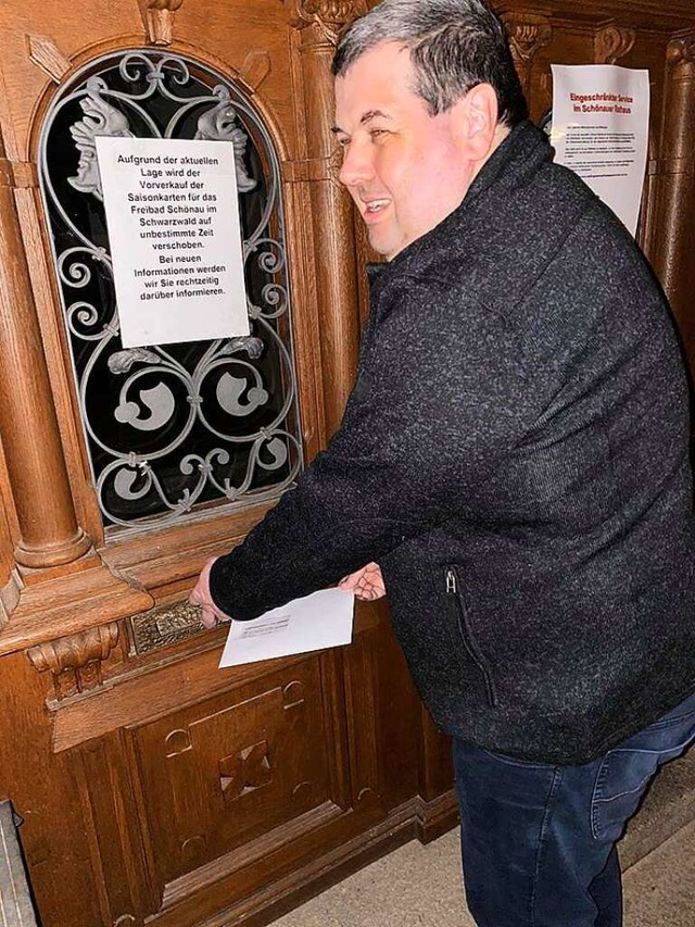 Peter Schelshorn warf seine Bewerbung ...nute nach Mitternacht  im Rathaus ein.  | Foto: Privat