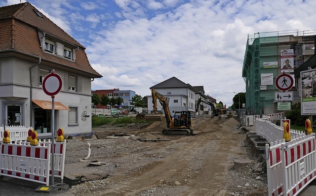 Bis September 2021 ist die Hauptstrae... Umleitung ber Niederhof und Binzgen.  | Foto: Michael Gottstein