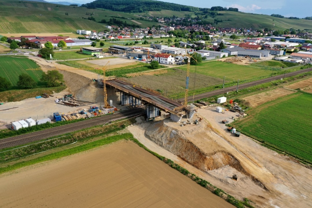 Die Brücke Kleinfeldele (Baufortschritt Anfang Mai)  | Foto: Matthias Weniger