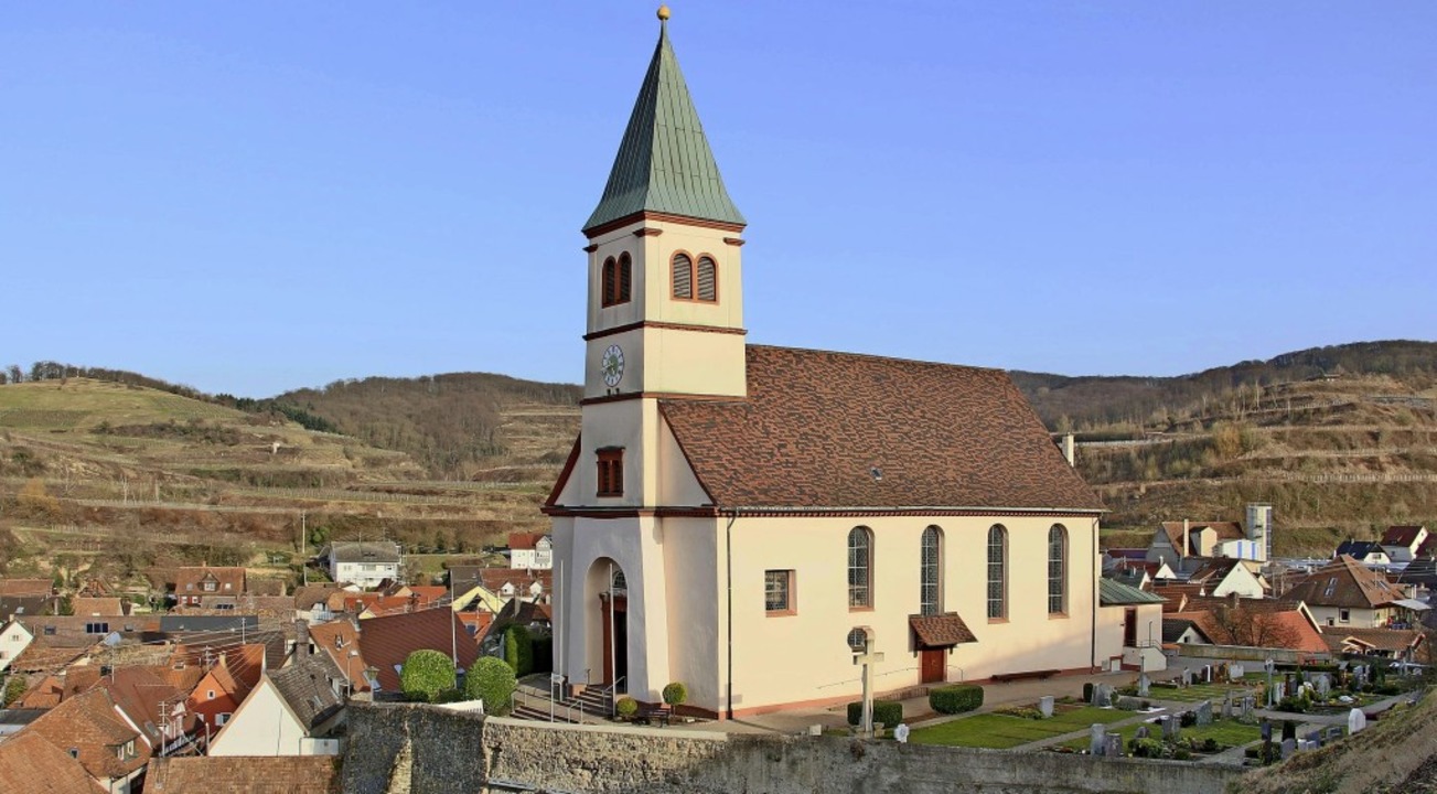 Das Wahrzeichen des Ortes: Die Kirche ...illa über den Dächern Kiechlinsbergens  | Foto: Martin Wendel