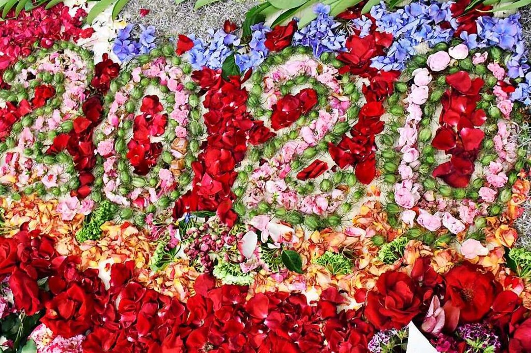 In diesem Jahr wurde Fronleichnam ande...gs einen Blumenteppich mitzugestalten.  | Foto: Barbara Ruda