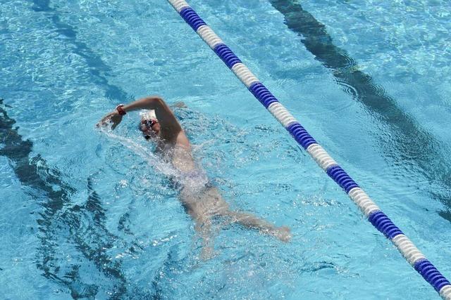 Regeln trben die Freude nicht – der erste Tag im Schwimmbad Grenzach-Wyhlen