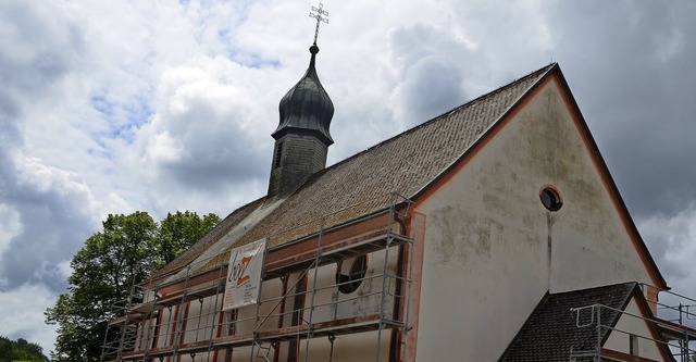 Die alte Menzenschwander Dorfkirche hat einen Anstrich dringend ntig.   | Foto: Christiane Sahli