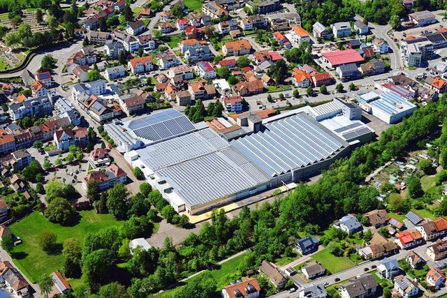 Die Photovoltaikanlage auf den Werksha...ns Anfang September abmontiert werden.  | Foto: Erich Meyer