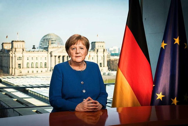 Bundeskanzlerin Angela Merkel wendete ...er Fernsehansprache an das ganze Land.  | Foto: Steffen Kugler (dpa)