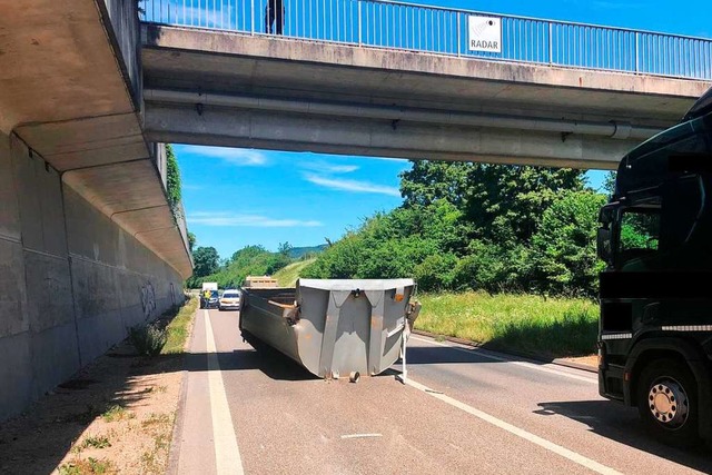 Kollision auf der A18 bei Aesch.  | Foto: Polizei Basel-