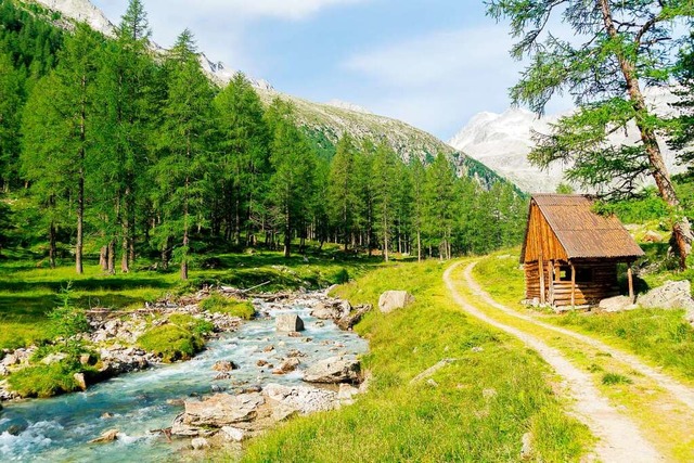 Wandertipp: Unterwegs zur Barmer Htte im hinteren Defereggental.  | Foto: Philipp Laage (dpa)