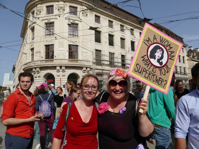 Der Feministische Streik fiel in diese...Gerechtigkeit auf die Strae gegangen.  | Foto: Martina David-Wenk