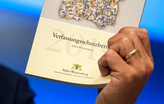 Am Montag wurde der Verfassungsschutzb... fr Baden-Wrttemberg verffentlicht.  | Foto: Marijan Murat (dpa)